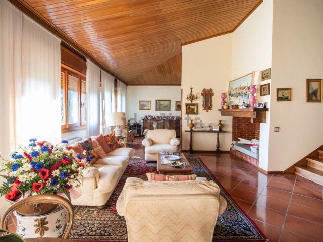 Case e ville in vendita di 510 m² in Via di Galceti, 6