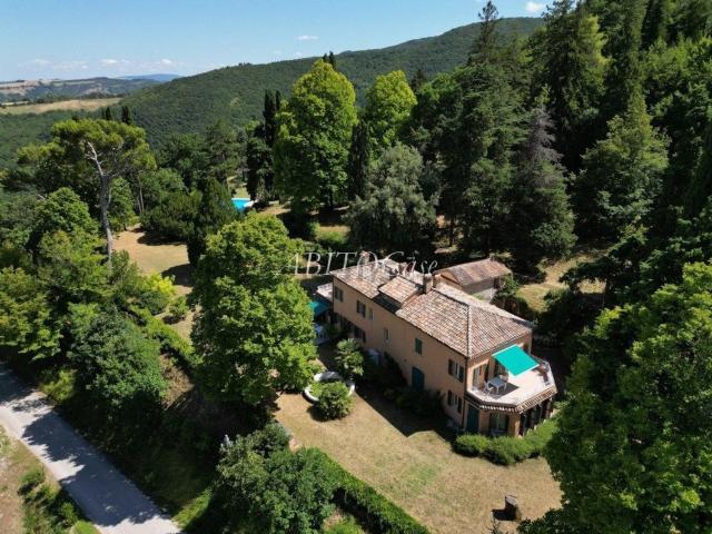 Case e ville in vendita di 510 m² in Frazione San Giovanni Battista