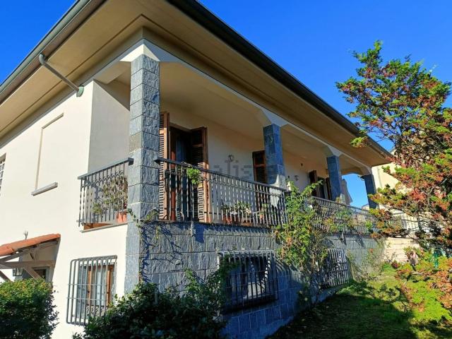 Case e ville in vendita di 511 m² in Via Magenta, 5