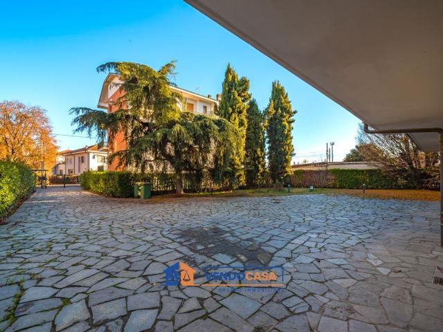 Case e ville in vendita di 511 m² in Via Santa Maria, 40