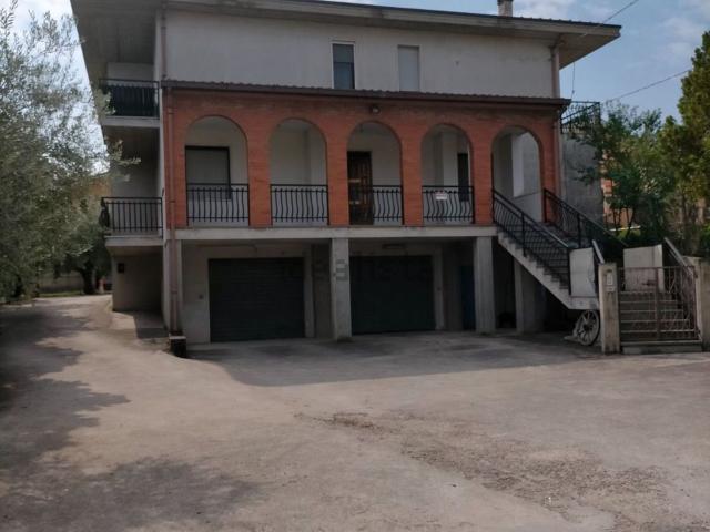 Case e ville in vendita di 511 m² in Strada Provinciale 4