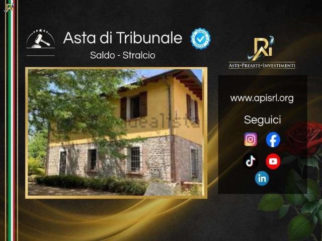 Case e ville in vendita di 512 m² in Via Mombrina