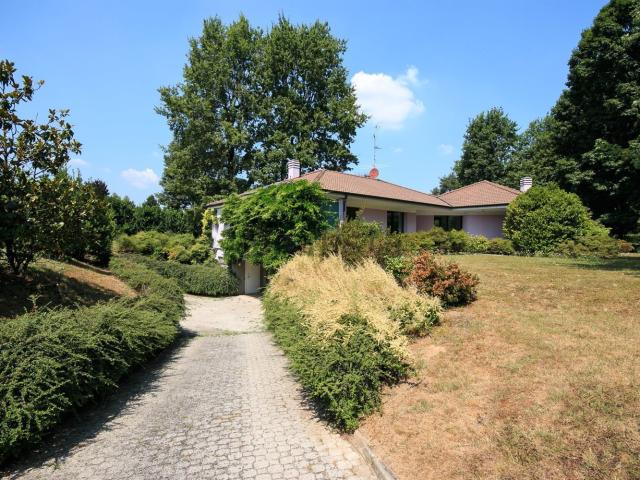 Case e ville in vendita di 516 m² in Via Monte Bisbino