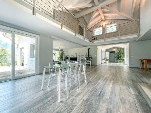 Case e ville in vendita di 518 m² in Via Ponte Bria