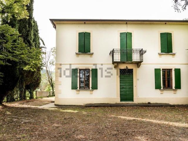 Case e ville in vendita di 520 m²