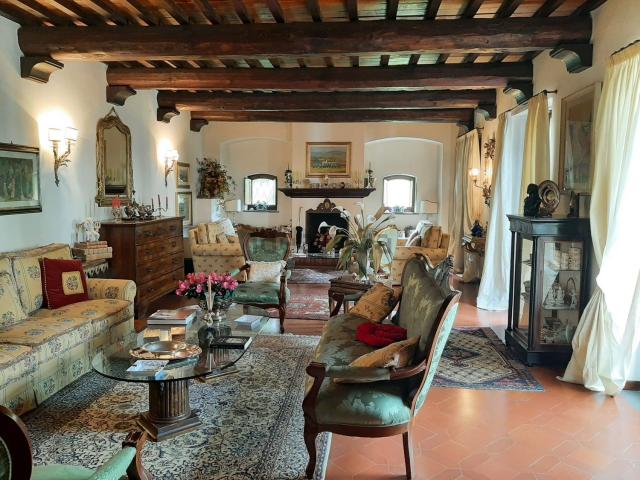 Case e ville in vendita di 520 m²