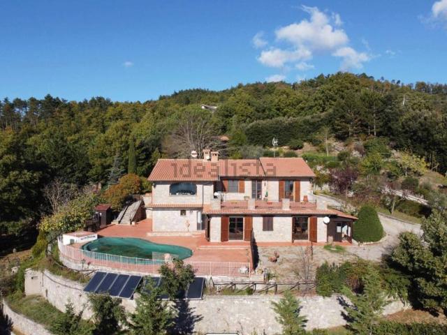 Case e ville in vendita di 520 m²