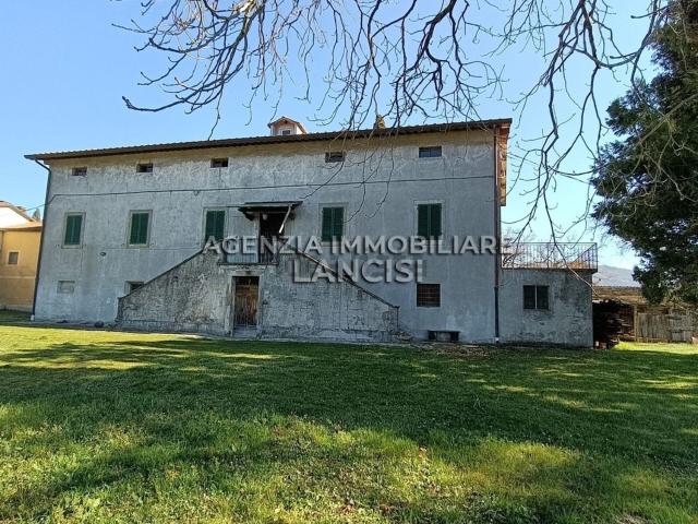 Case e ville in vendita di 520 m²