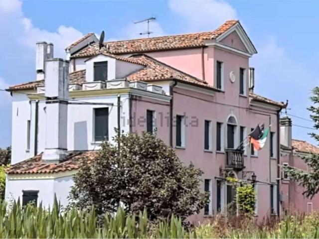 Case e ville in vendita di 520 m² in Via Dosa, 15