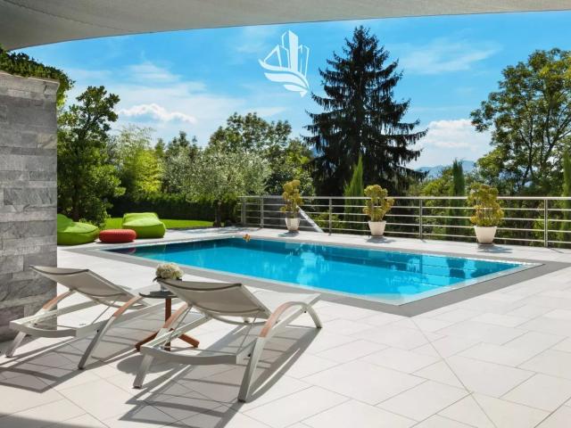 Case e ville in vendita di 520 m² in Via Marconi