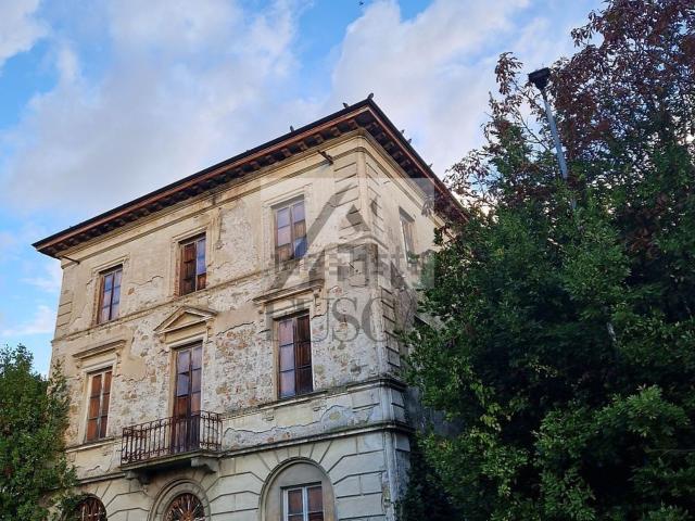Case e ville in vendita di 520 m² in Via Pisana