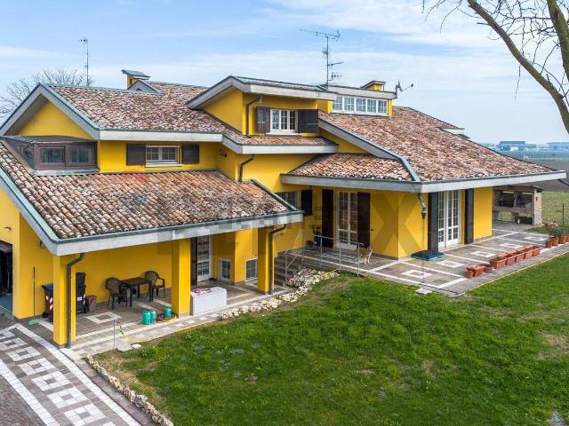 Case e ville in vendita di 521 m² in Via Gialdi, 23