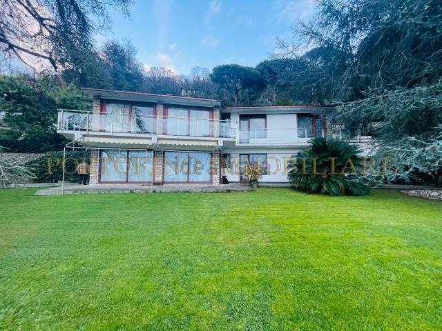 Case e ville in vendita di 521 m² in Via Franco Molfino