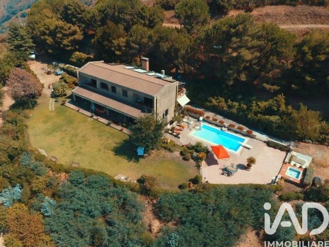 Case e ville in vendita di 523 m² in Contrada Grazia, 1