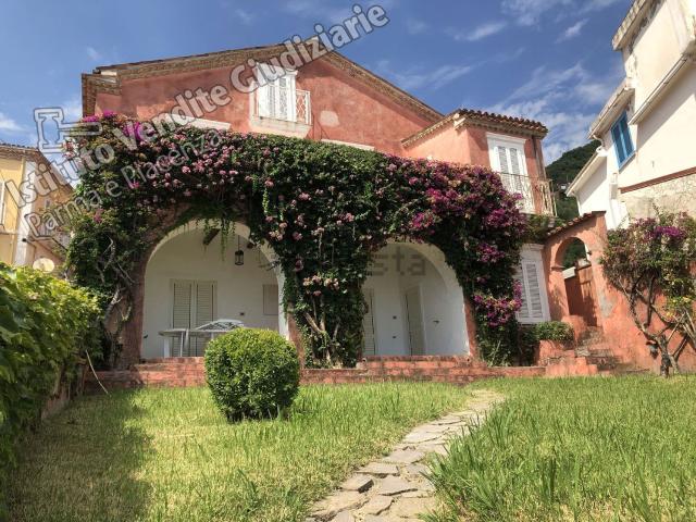 Case e ville in vendita di 524 m² in Via Marinella, 2