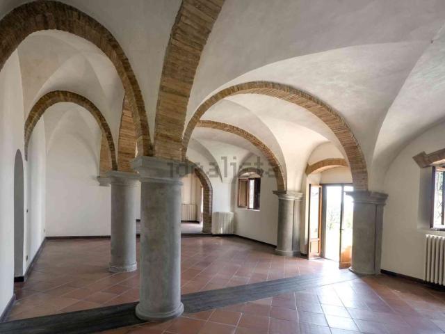 Case e ville in vendita di 525 m²