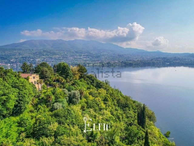Case e ville in vendita di 525 m² in Via Monte Grappa, 15