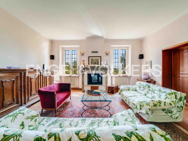 Case e ville in vendita di 525 m² in Via Mirasole, 50