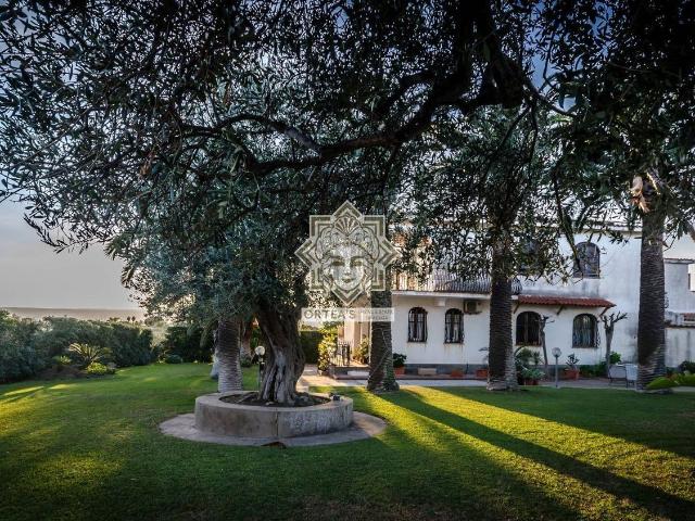 Case e ville in vendita di 525 m² in Via San Elena, 49