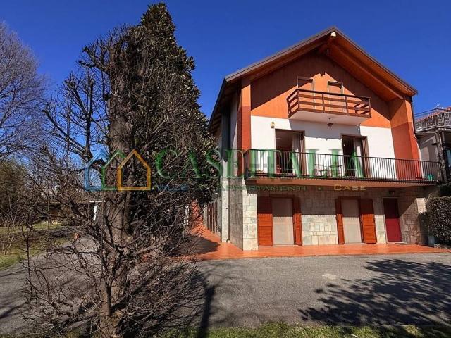 Case e ville in vendita di 526 m² in Via Rosta