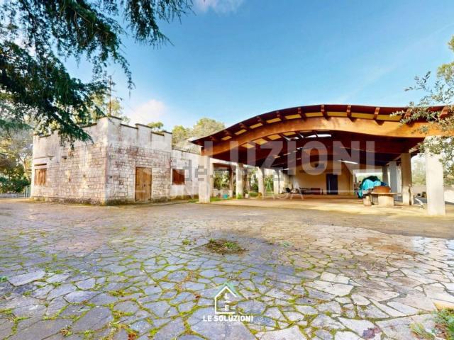 Case e ville in vendita di 526 m² in Strada Comunale Genna, 49