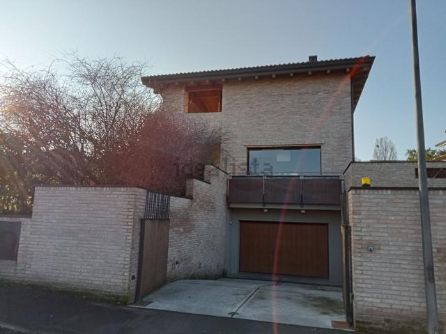 Case e ville in vendita di 527 m² in Via San Francesco