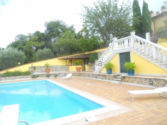 Case e ville in vendita di 530 m² in Via Palvotrisia, 92