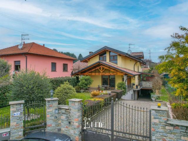 Case e ville in vendita di 530 m² in Via Rebuschini, 63
