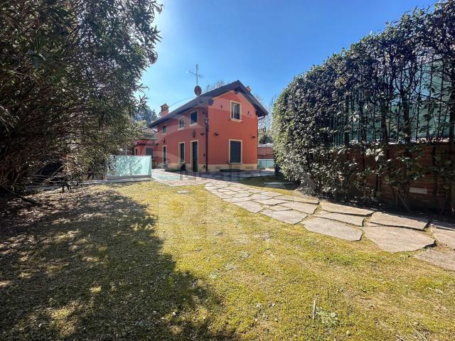 Case e ville in vendita di 537 m² in Via Carlo Francesco Dotti, 16