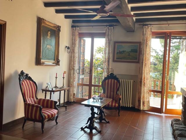 Case e ville in vendita di 538 m² in Via cavour