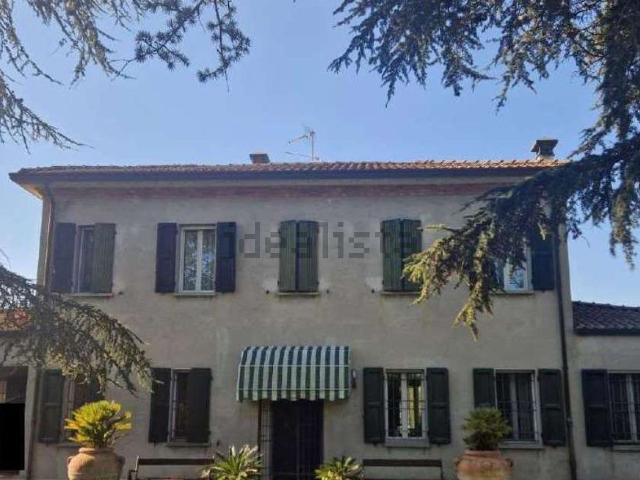 Case e ville in vendita di 538 m² in Via Ravegnana