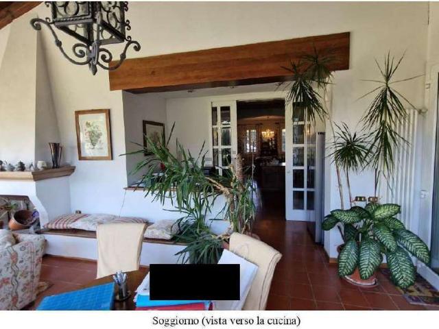 Case e ville in vendita di 538 m² in Via Ravegnana, 625