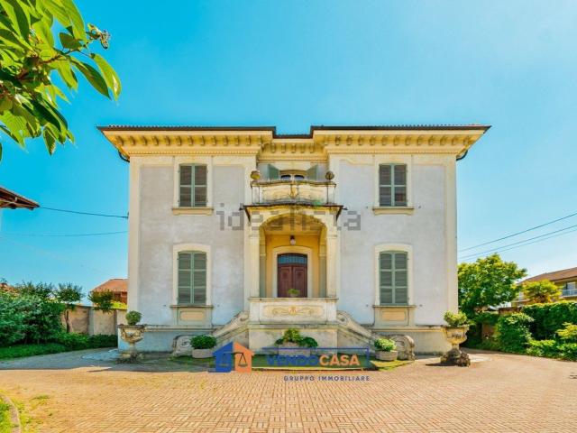 Case e ville in vendita di 539 m² in Via Racconigi