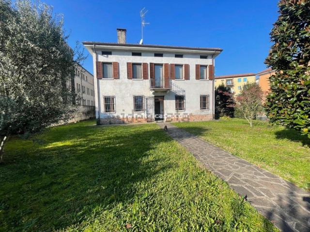 Case e ville in vendita di 540 m²