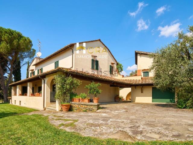 Case e ville in vendita di 540 m² in Via di San Matteo in Arcetri, 20