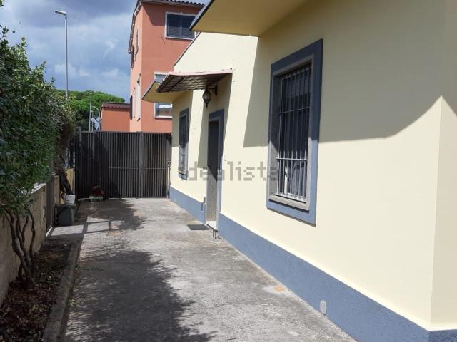 Case e ville in vendita di 540 m² in Via Evaristo Garroni, 13