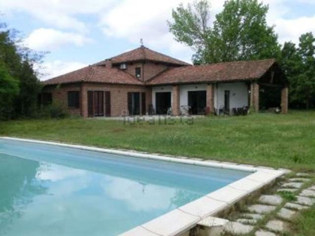 Case e ville in vendita di 540 m² in Frazione Casabianca, 103