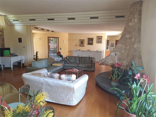 Case e ville in vendita di 541 m²