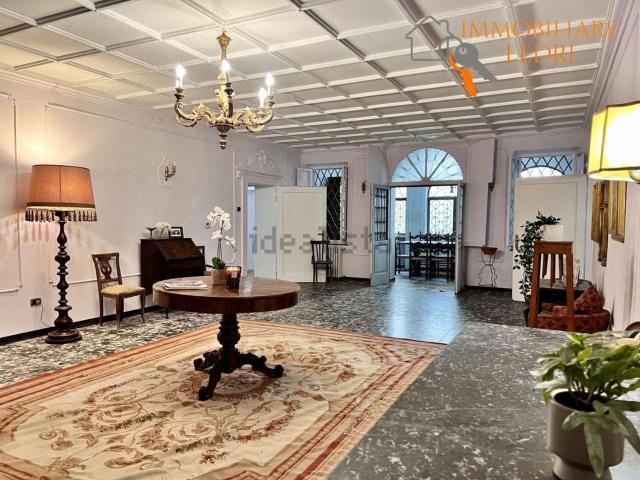 Case e ville in vendita di 541 m² in Via Marconi