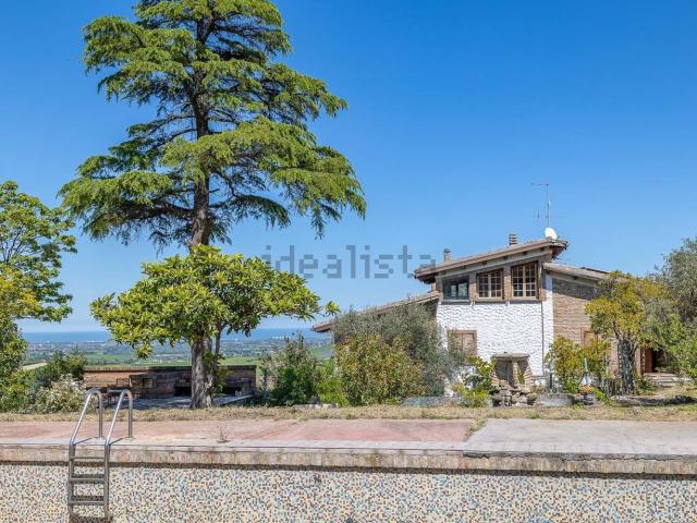 Case e ville in vendita di 543 m² in Via Carpineta, 373