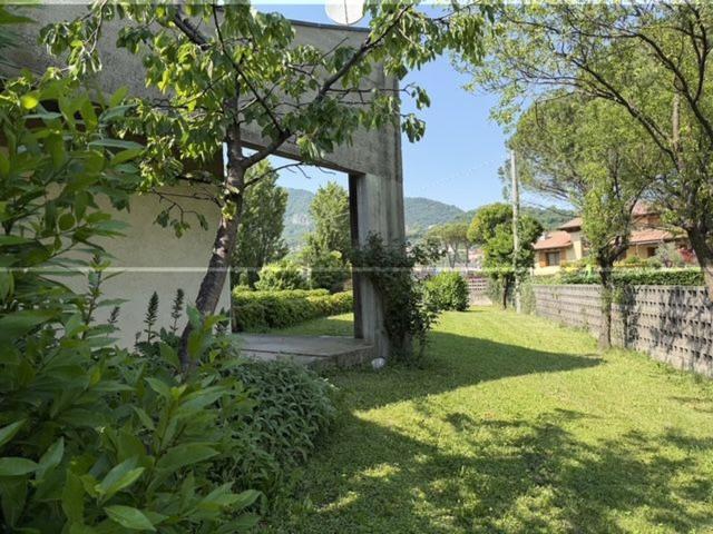 Case e ville in vendita di 544 m² in Via A. Pigafetta, 8