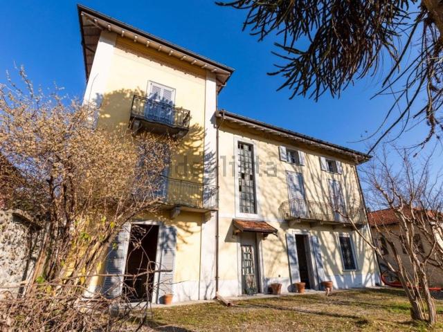 Case e ville in vendita di 545 m² in Via Giacomo Matteotti
