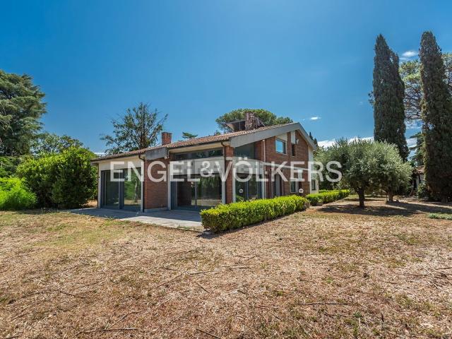 Case e ville in vendita di 547 m² in Via Antonio Zanoni