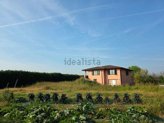 Case e ville in vendita di 547 m² in Via Bandi