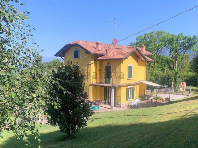 Case e ville in vendita di 548 m² in Via Cardo, 64