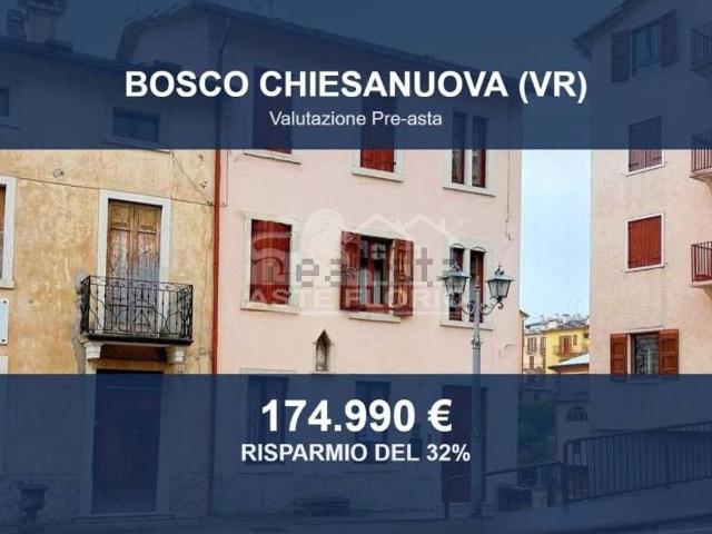Case e ville in vendita di 548 m² in Via Roma, 22