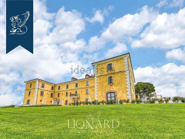 Case e ville in vendita di 5500 m²