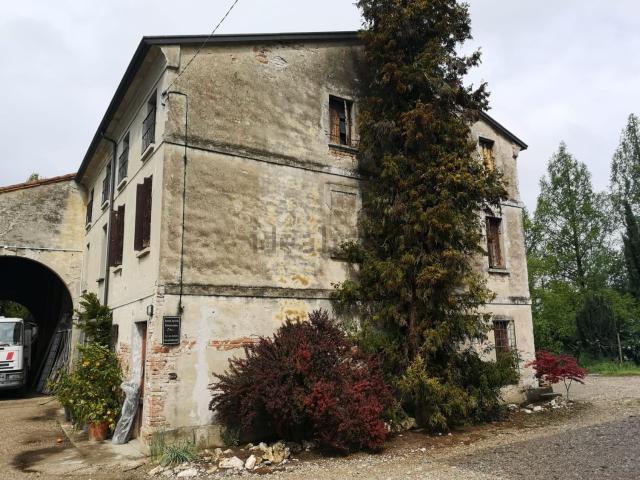 Case e ville in vendita di 550 m²