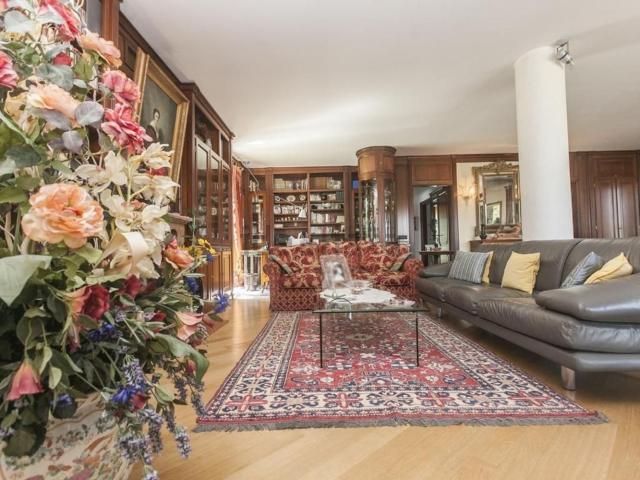 Case e ville in vendita di 550 m²