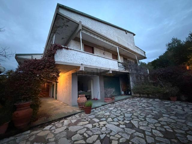 Case e ville in vendita di 550 m²